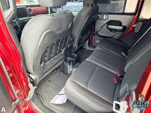 Used 2021 Jeep Wrangler Unlimited Rubicon AWD/4WD image 13