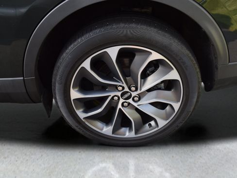 Used 2022 Lincoln Nautilus Reserve AWD/4WD image 6