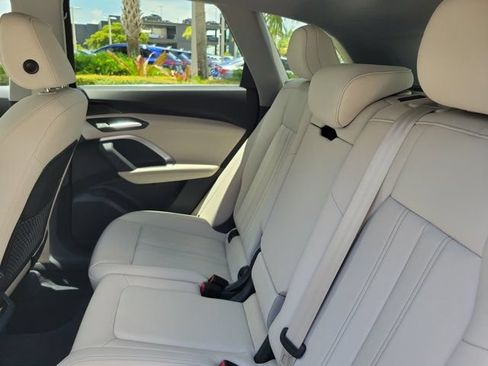 Certified 2025 Audi Q5 Premium w/ Convenience Package AWD/4WD image 11