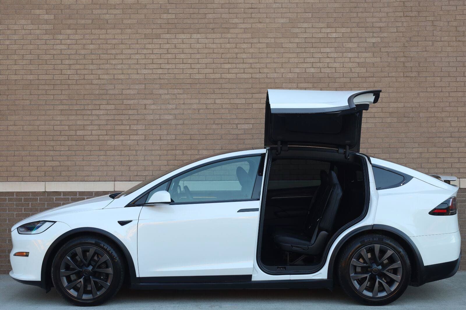 Used 2023 Tesla Model X AWD/4WD image 5