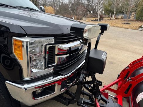 Used 2017 Ford F250 XLT w/ XLT Premium Package image 34