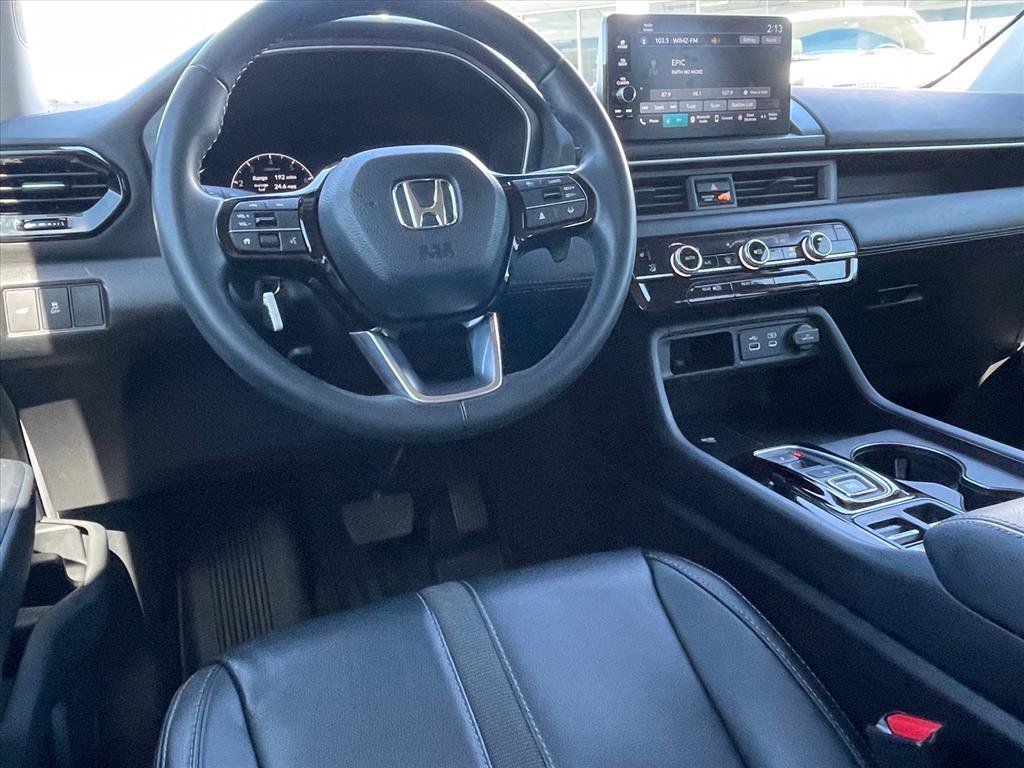 Used 2025 Honda Pilot EX-L image 9
