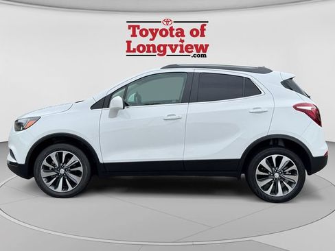 Used 2022 Buick Encore Preferred AWD/4WD image 2