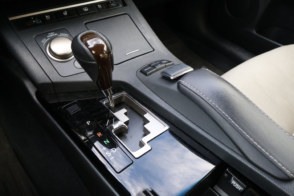 Used 2014 Lexus ES 350 w/ Ultra Luxury Package FWD image 27