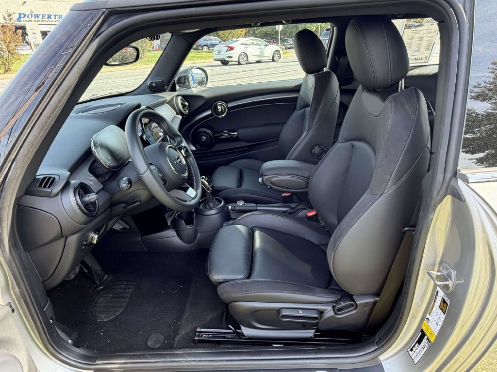 Used 2024 MINI Cooper S w/ Signature Upholstery Package FWD image 15