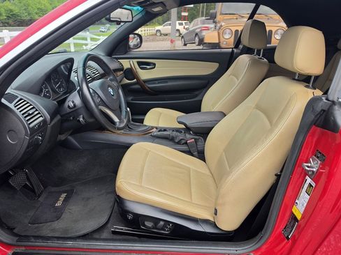 Used 2011 BMW 128i Convertible RWD image 3