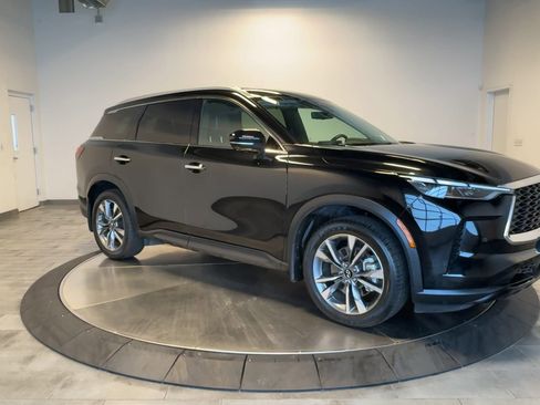 Certified 2023 INFINITI QX60 Luxe w/ Vision Package image 2