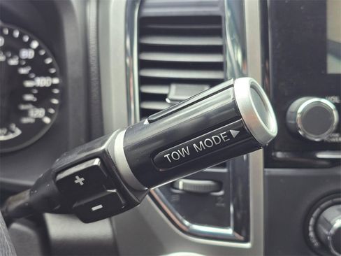 Used 2021 Nissan Titan SV w/ Accessory Utility Package image 35