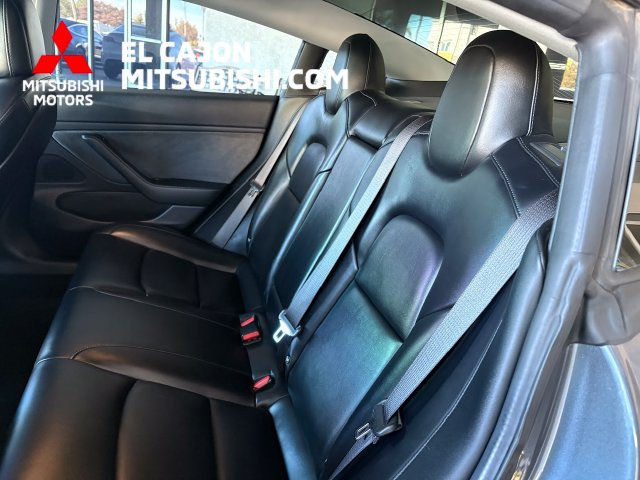Used 2018 Tesla Model 3 Long Range RWD image 12