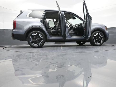 Certified 2023 Kia Telluride S image 48