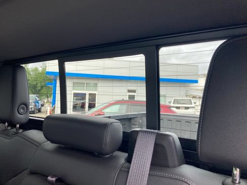 Used 2021 Chevrolet Silverado 1500 LT AWD/4WD image 24