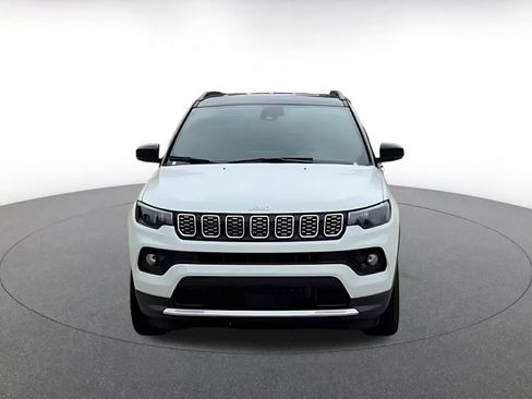 Used 2025 Jeep Compass Limited image 4