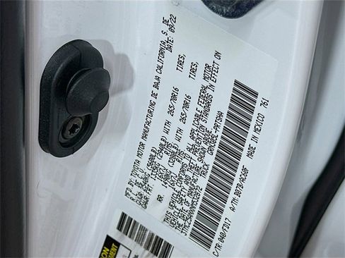 Used 2022 Toyota Tacoma TRD Off-Road image 29