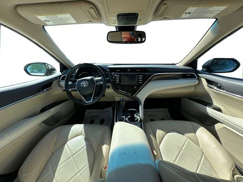 Used 2018 Toyota Camry XLE FWD image 27