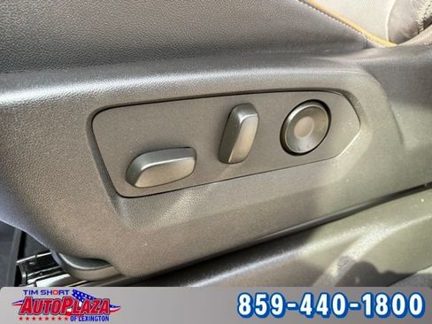 Used 2024 GMC Yukon AT4 w/ LPO, Floor Liner Package AWD/4WD image 29
