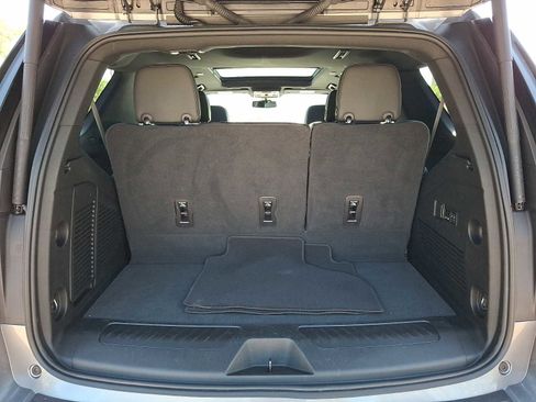 Used 2022 GMC Yukon SLT w/ SLT Luxury Package AWD/4WD image 29