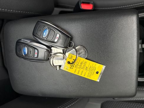 Used 2023 Subaru Forester Premium AWD/4WD image 31