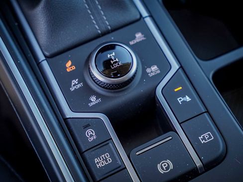 Certified 2025 Kia Sorento EX w/ Panoramic Sunroof Package image 19