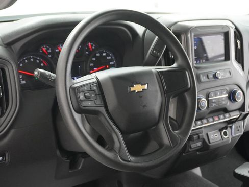 Used 2025 Chevrolet Silverado 1500 Custom image 15