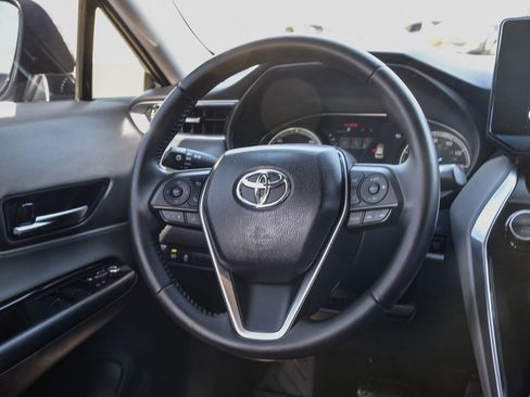 Certified 2023 Toyota Venza LE image 17