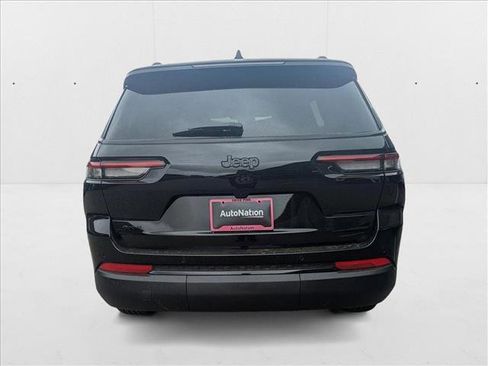 New 2025 Jeep Grand Cherokee L Altitude image 13