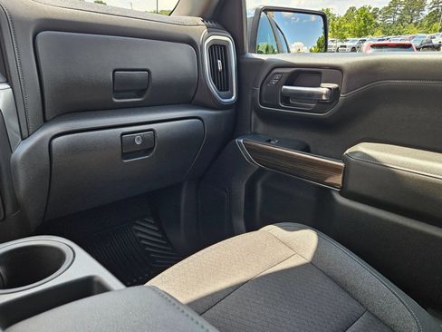 Used 2022 Chevrolet Silverado 1500 LT AWD/4WD image 11