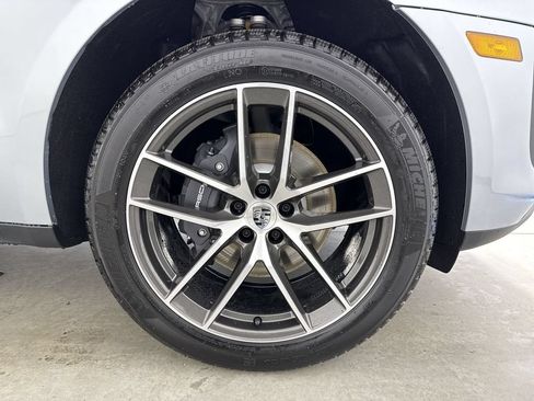 Certified 2026 Porsche Macan AWD/4WD image 15