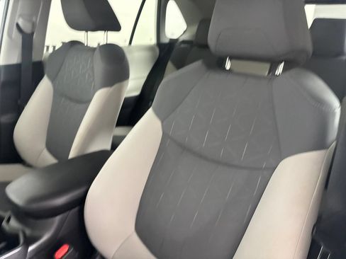 Used 2022 Toyota RAV4 XLE w/ Convenience Package AWD/4WD image 10