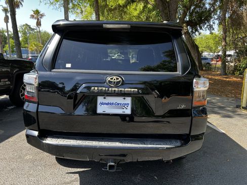 Used 2016 Toyota 4Runner SR5 Premium image 8