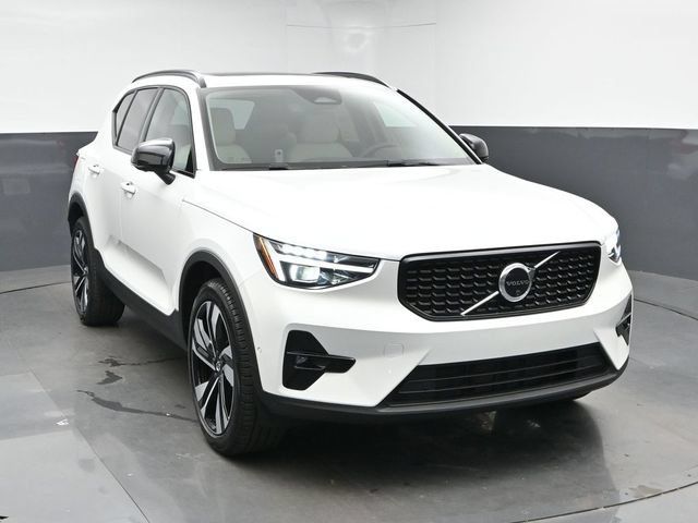 New 2026 Volvo XC40 B5 Ultra w/ Protection Package Premier AWD/4WD image 2