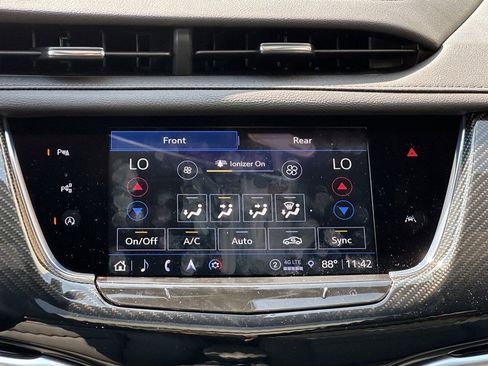 New 2025 Cadillac XT6 Sport w/ Technology Package image 12