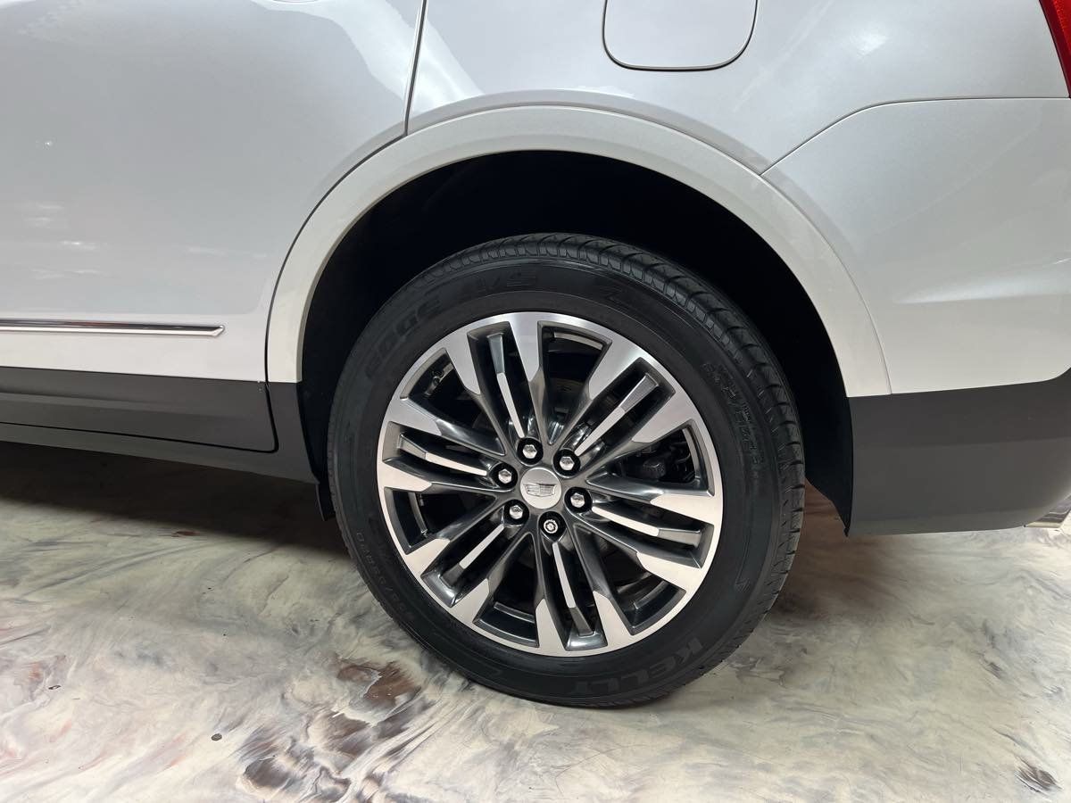 Used 2018 Cadillac XT5 Premium Luxury w/ LPO, Wheel Lock Package AWD/4WD image 32