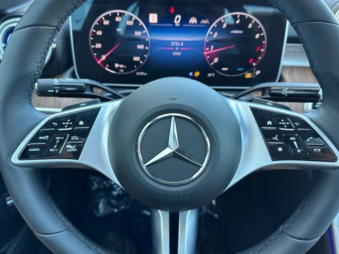 Used 2025 Mercedes-Benz C 300 4MATIC Sedan image 10