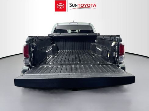 Used 2022 Toyota Tacoma TRD Off-Road w/ Technology Package RWD image 34