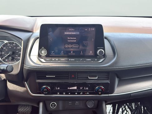 Used 2023 Nissan Rogue SV FWD image 18