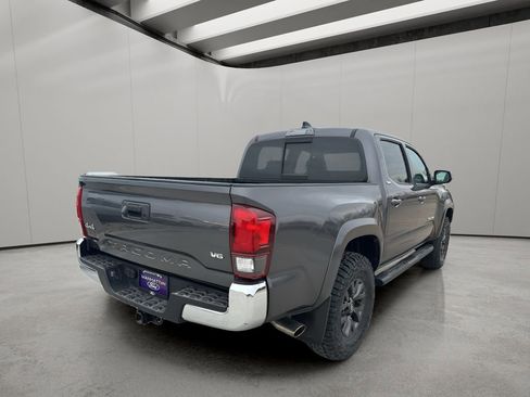 Used 2022 Toyota Tacoma SR5 image 5