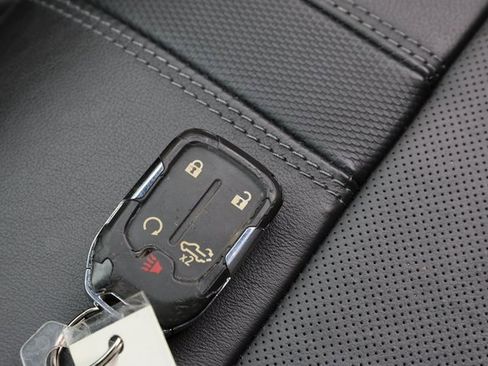 Used 2022 Chevrolet Silverado 2500 High Country w/ Z71 Off-Road Package image 38