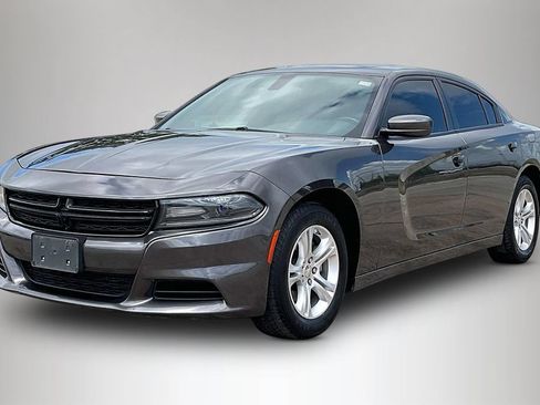 Used 2022 Dodge Charger SXT w/ Leather Interior Group RWD image 2
