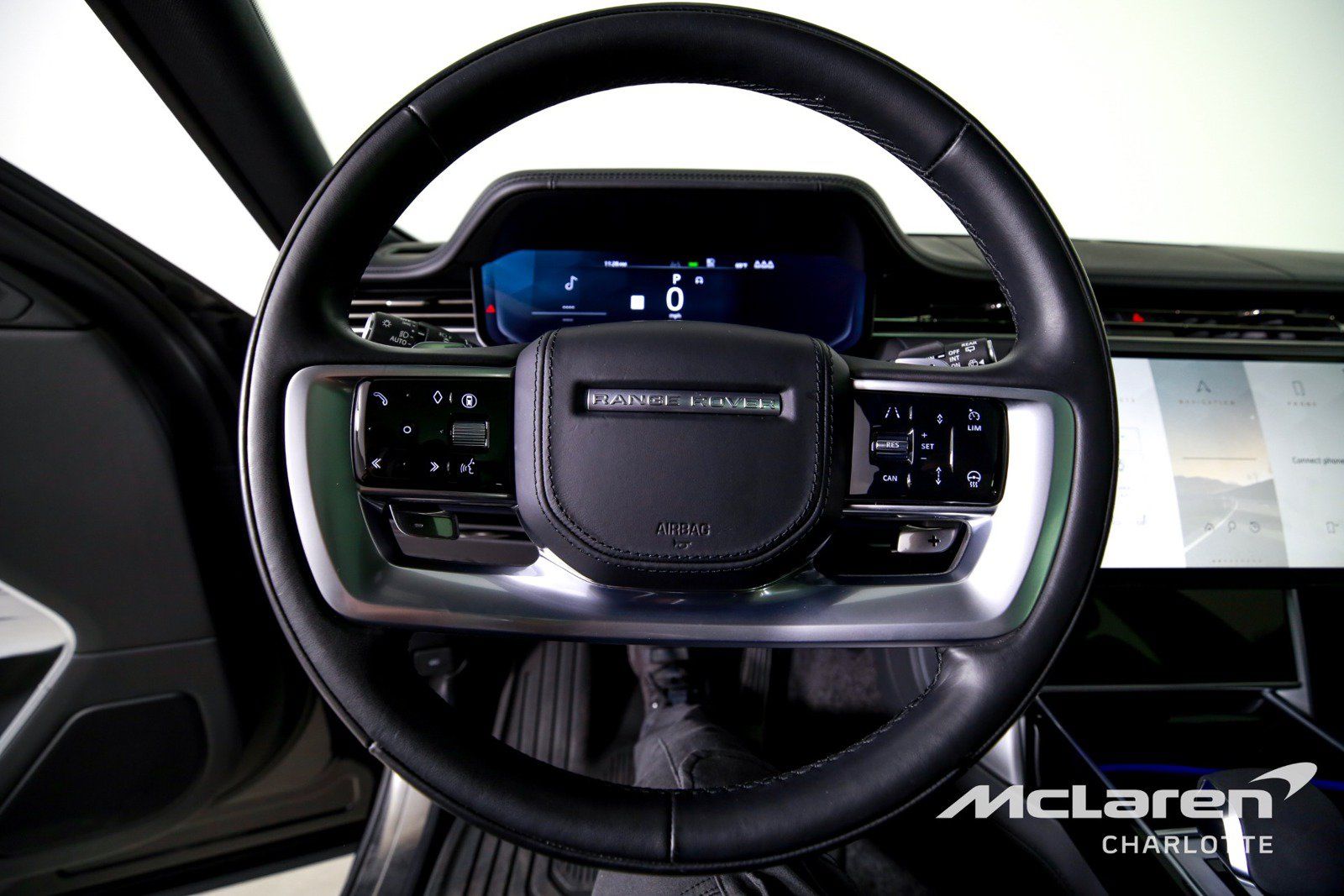 Used 2024 Land Rover Range Rover SE AWD/4WD image 13