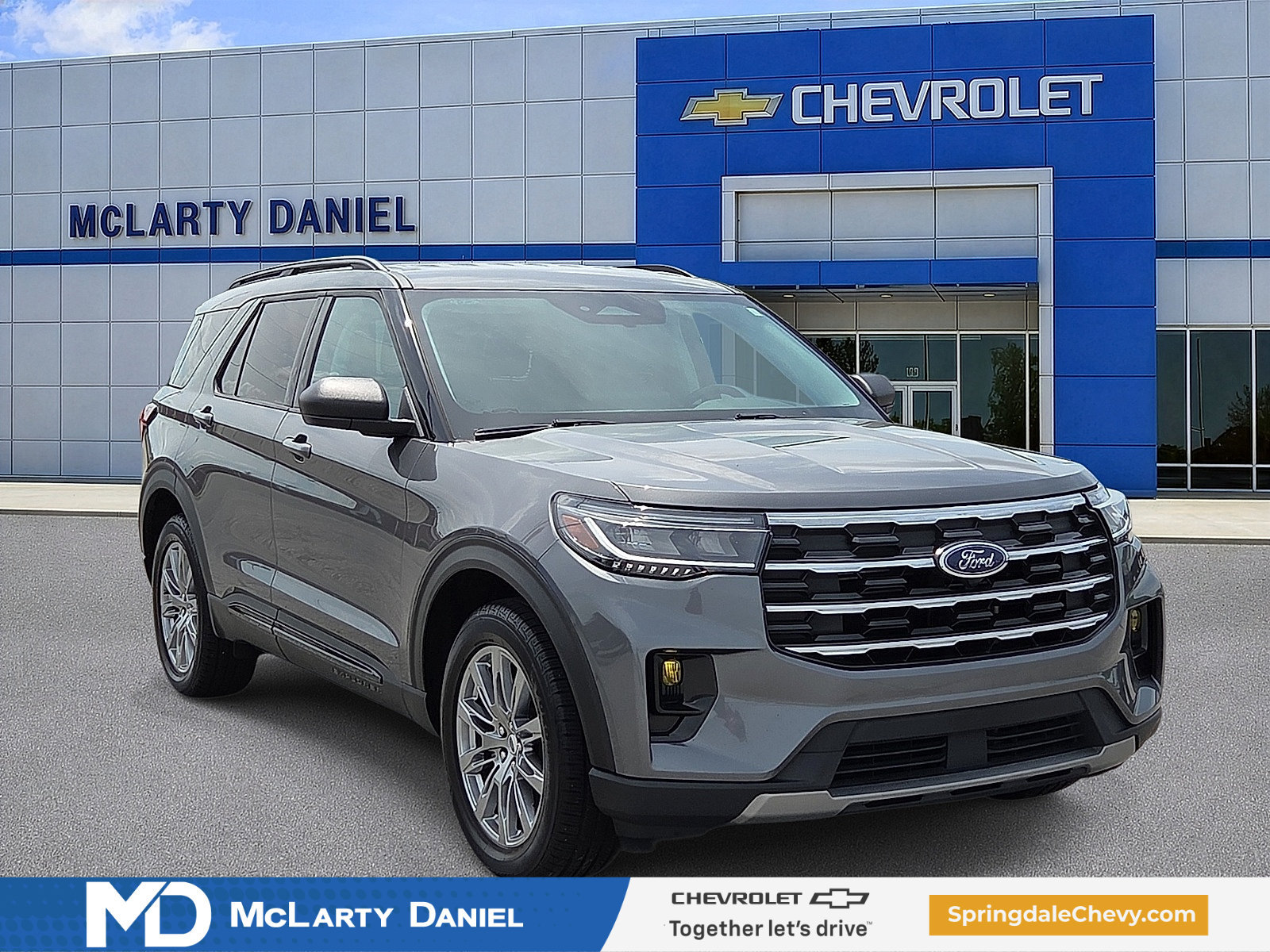 Used 2025 Ford Explorer Active w/ Active Comfort Package AWD/4WD image 1