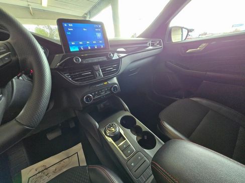 Used 2025 Ford Escape ST-Line image 19