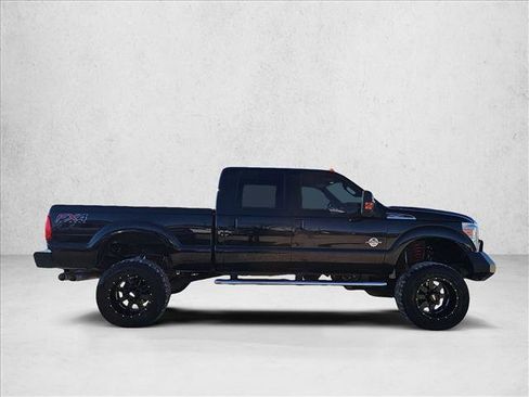 Used 2014 Ford F250 Lariat w/ Lariat Interior Package image 6