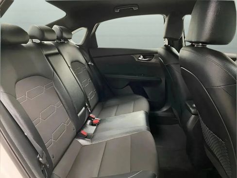 Used 2023 Kia Forte GT-Line w/ GT-Line Technology Package FWD image 13