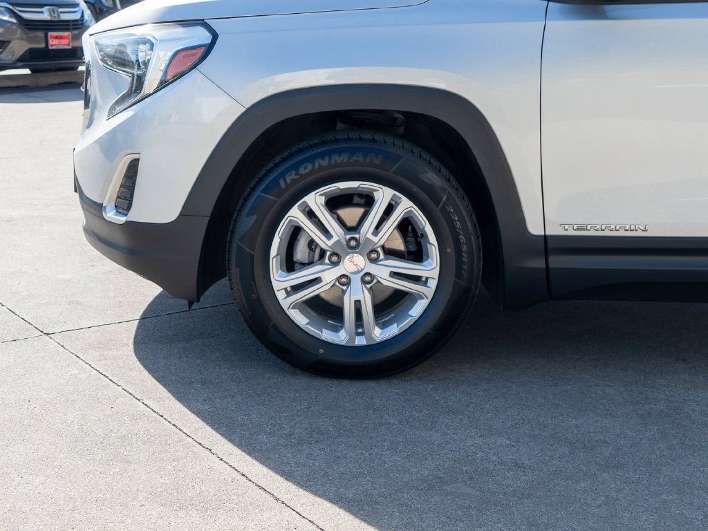 Used 2018 GMC Terrain SLE w/ Driver Convenience Package FWD image 27