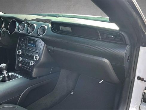 Used 2018 Ford Mustang Coupe image 12