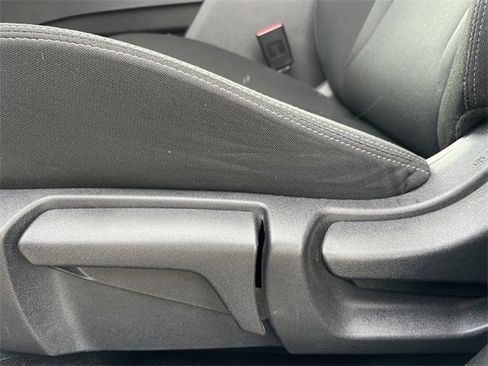 Used 2023 Nissan Rogue S image 24