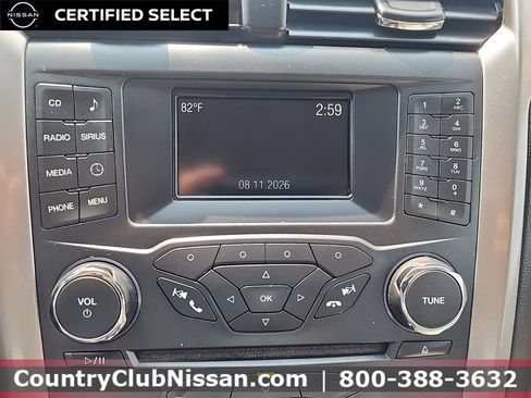 Used 2018 Ford Fusion SE FWD image 16