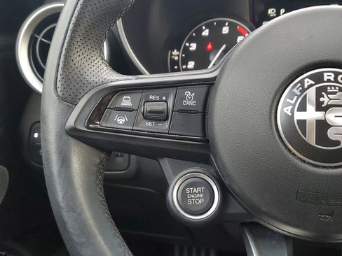 Used 2022 Alfa Romeo Giulia Ti image 24