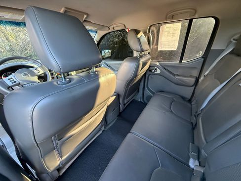 Used 2014 Nissan Frontier SL image 52