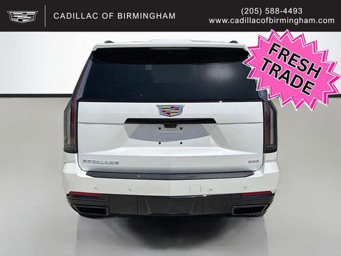Used 2025 Cadillac Escalade ESV Sport Platinum image 3